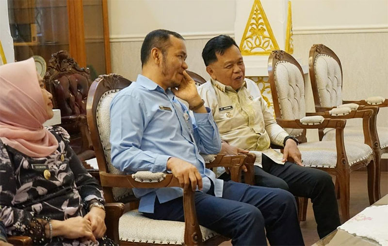 Bupati Asmar ketika mengikuti forum penyerahan Laporan Eksekutif Daerah Semester II Tahun 2025 yang digelar BPKP Riau di Balai Pauh Janggi, Gedung Daerah Provinsi Riau, Kamis (5/3/2026).