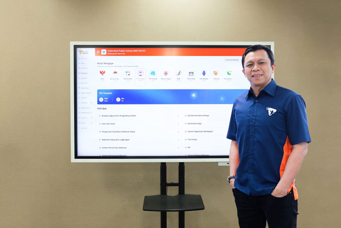 Founder dan CEO Kelas Pintar, Fernando Uffie 