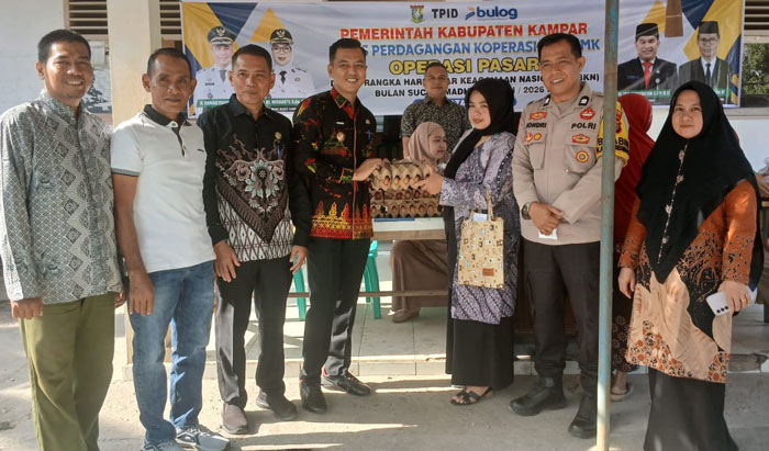 Pemkab Kampar kembali menggelar Operasi Pasar di Aula Gedung Serbaguna Desa Batu Belah, Kecamatan Kampar, Kabupaten Kampar, Kamis (5/3/2026).