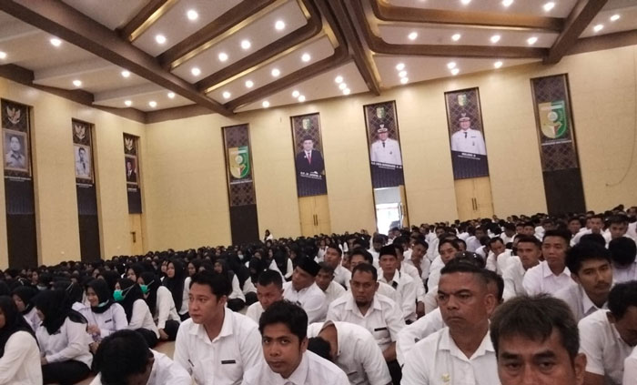 1.055 orang PPPK Paruh Waktu Kuansing mengikuti pembekalan di gedung Abdoer Rauf Teluk Kuantan, Jumat (6/3/2026).