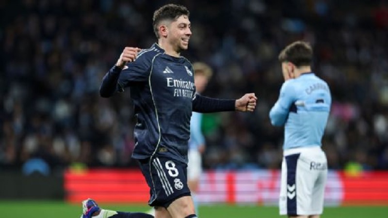 Gelandang Federico Valverde mencetak gol kemenangan penting untuk Real Madrid saat mengalahkan tuan rumah Celta Vigo di Balaidos dalam lanjutan LaLiga.. 