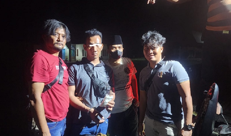 DPO pengedar narkotika bersama barang bukti sabu seberat 101,54 gram diamankan di Mapolsek Rupat, Bengkalis, Ahad (8/3/2026).  Foto Humas polres