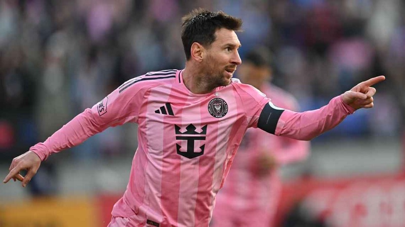 Lionel Messi merayakan golnya untuk Inter Miami melawan DC United. 