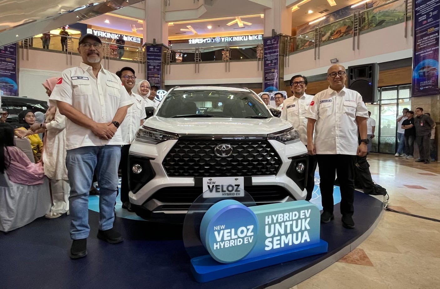 Peluncuran New Veloz Hybrid EV oleh Agung Toyota Riau di Mal SKA, Pekanbaru, Selasa (10/3/2026).