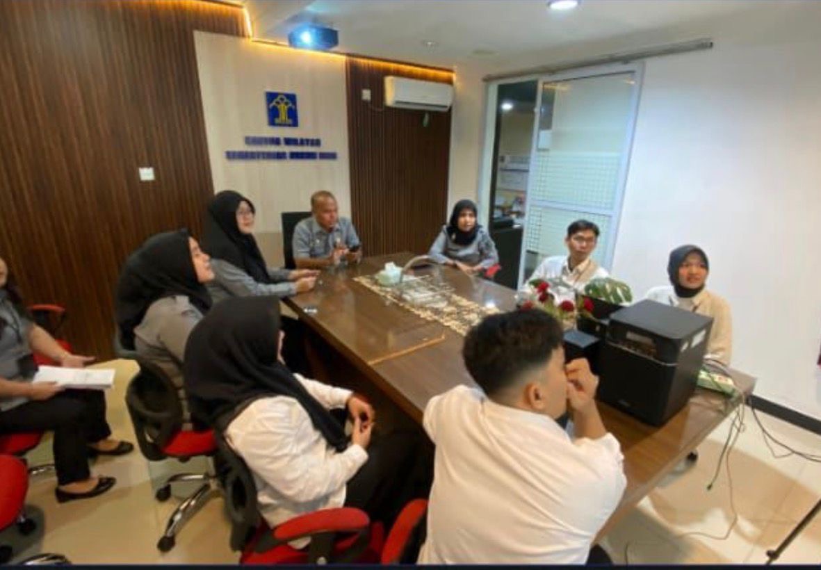 Tim Divisi P3H Kanwil Kemenkum Riau mengikuti Peresmian Posbankum Provinsi Lampung secara virtual pada Senin (9/3/2026),