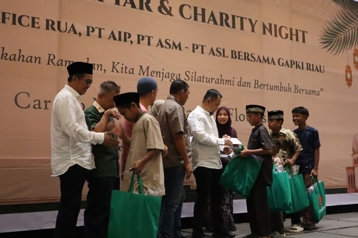 PT Aneka Inti Persada (AIP) menggelar kegiatan buka puasa bersama dan berbagi dengan anak yatim di Hotel Novotel Pekanbaru.