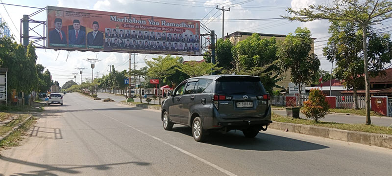 Arus kendaraan di ruas jalan lintas Teluk Kuantan - Pekanbaru di Kelurahan Sungai Jering Kecamatan Kuantan Tengah, Rabu (11/3/2026) terlihat masih landai. 