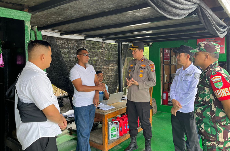 Kapolsek Kateman Kompol Bachtiar SH MH bersama Forkopimcam melalukan pengecekan ketersediaan BBM dan LPG menjelang Idulfitri, Selasa (11/3/2026).