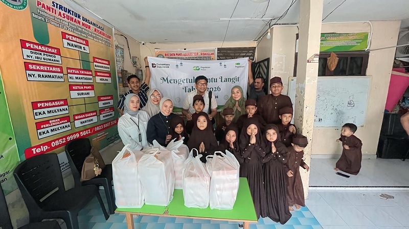 PT Pegadaian Kantor Wilayah (Kanwil) Pekanbaru melaksanakan kegiatan sosial Pegadaian Peduli bertajuk &ldquo;Mengetuk Pintu Langit&rdquo; yang digelar secara rutin setiap bulan hingga akhir Desember 2026.