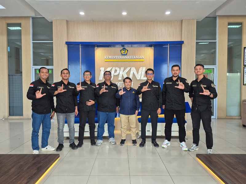 Tim Aset BPKAD usai sukses lelang BMD Pemkab Kepulauan Meranti di Kantor KPKNL Dumai, Rabu (12/3/2026).