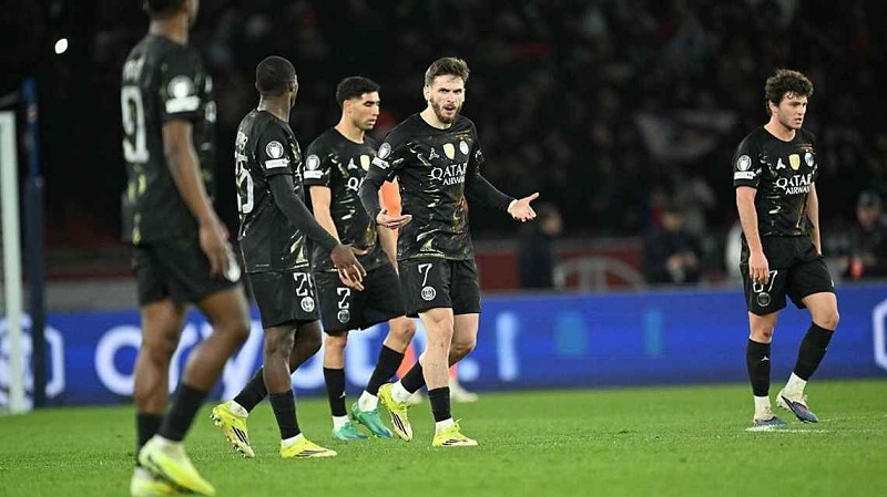 Para pemain PSG merayakan gol melawan Chelsea pada leg 1 babak 16 besar Liga Champions di Paris, Kamis (12/3/2026) dini hari WIB. 
