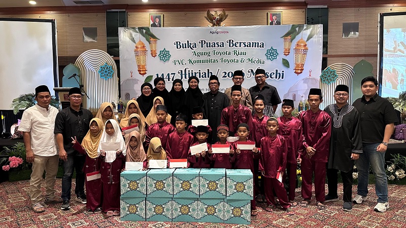 Agung Toyota wilayah Riau menggelar buka bersama Toyota Value Chain (TVC), komunitas Toyota, serta insan media di Hotel Pangeran Jalan Sudirman, Pekanbaru, Sabtu (14/3/2026).