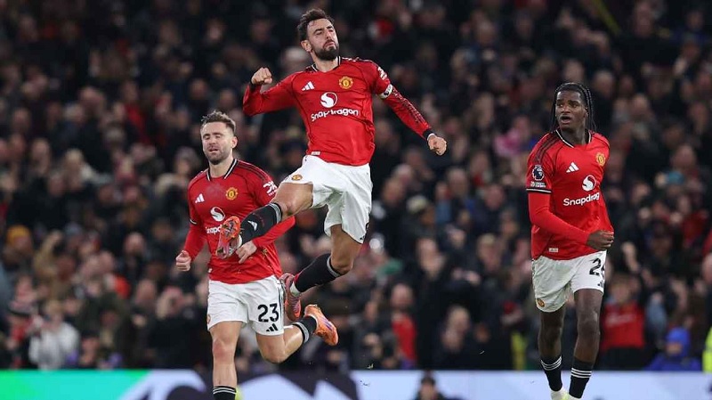 Manchester United berpeluang lolos ke Liga Champions musim depan. 