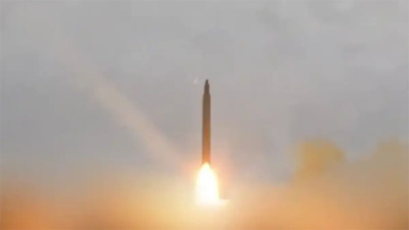 Iran luncurkan rudal Sejjil untuk pertama kalinya dalam perang melawan Israel dan AS.   