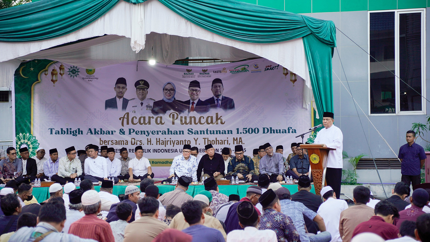  Plt Gubernur Riau SF Hariyanto saat memberikan sambutan pada Tabligh Akbar Umri, Jumat (13/3/2026).