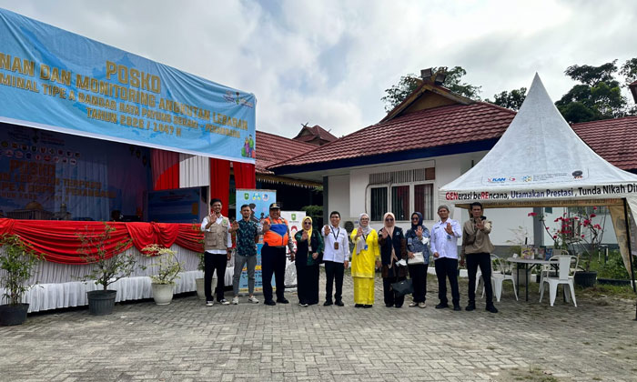 Kepala Perwakilan BKKBN Provinsi Riau, Mhd Irzal SE ME saat tinjau Posko &ldquo;Balek Kampong Berencana&rdquo; di Terminal BRPS