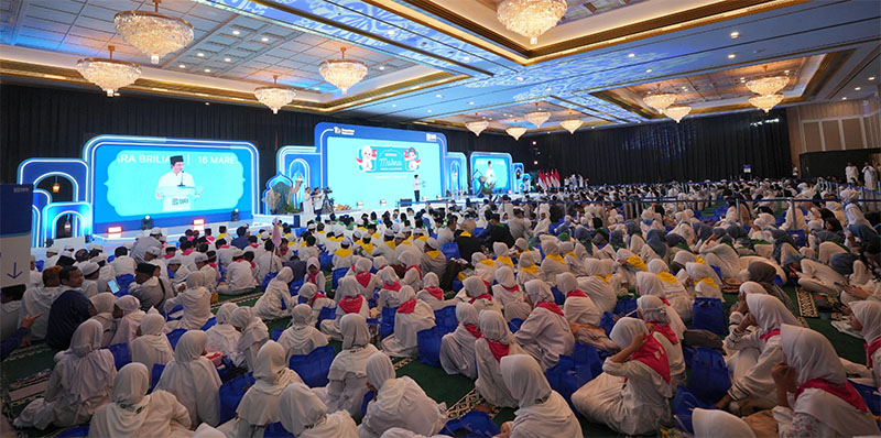 Ratusan anak yatim menghadiri buka bersama manajemen BRI pusat di Menara BRILiaN, Jakarta, Selasa (17/3/2026).