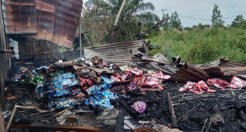 Kebakaran melanda empat unit bangunan di Jalan Lintas Pekanbaru&ndash;Bangkinang, Desa Rimbo Panjang, Kecamatan Tambang, Kabupaten Kampar, pada Selasa pagi (17/3/2026).
