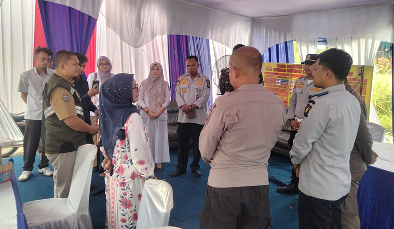 Wakil Bupati Kampar Misharti melakukan peninjauan ke Pos Pengamanan Terpadu Lebaran yang tersebar di wilayah Kabupaten Kampar, Selasa (17/3/2026).