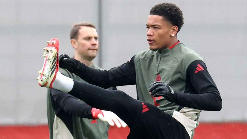 Leonard Prescott siap untuk melakukan debut seniornya untuk Bayern Munchen.  