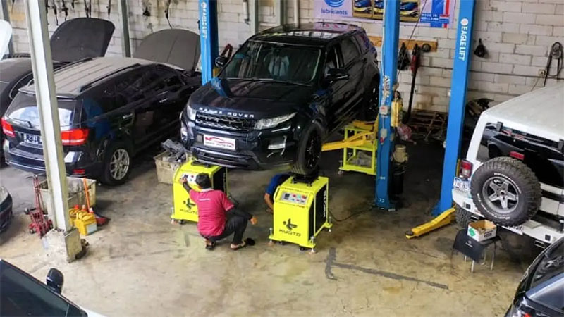 Pengecekan mobil tanpa bongkar jadi solusi cepat dan akurat agar kendaraan tetap prima dan aman untuk perjalanan mudik Lebaran.  