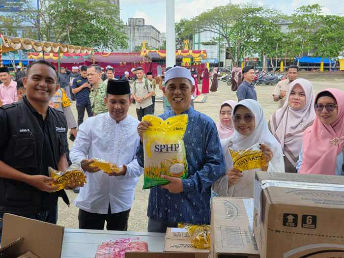 Bupati Inhil H Herman, didampingi Ketua TP PKK Inhil Hj Katerina Susanti dan Kepala Koperasi, UMKM, Perindag dan Perindustrian Inhil Trio Beni, Kamis (19/3/2026)