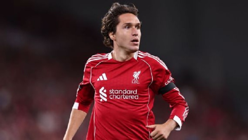 Pemain sayap Liverpool, Federico Chiesa, dipulangkan dari kamp Italia menjelang pertandingan play-off Piala Dunia melawan Irlandia Utara.   