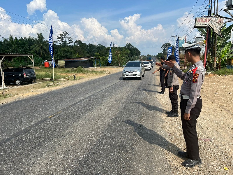 Kondisi Jalan Lintas Timur Pelalawan mulai ramai di lintasi para pemudik pada arus balik lebaran, Selasa (24/3/2026). 