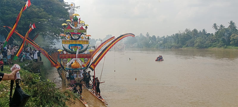 Festival Perahu Baganduang di Lubuk Jambi Kecamatan Kuantan Mudik, Kamis (26/3/2026).  