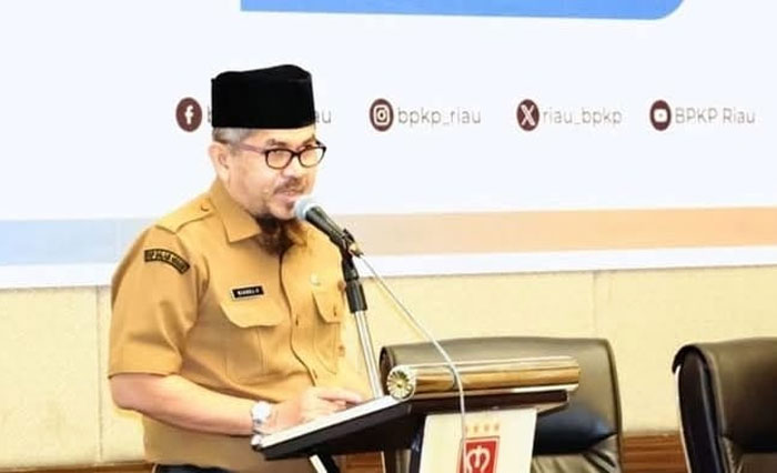 Kepala BKPSDM Kabupaten Kampar, Riadel Fitri