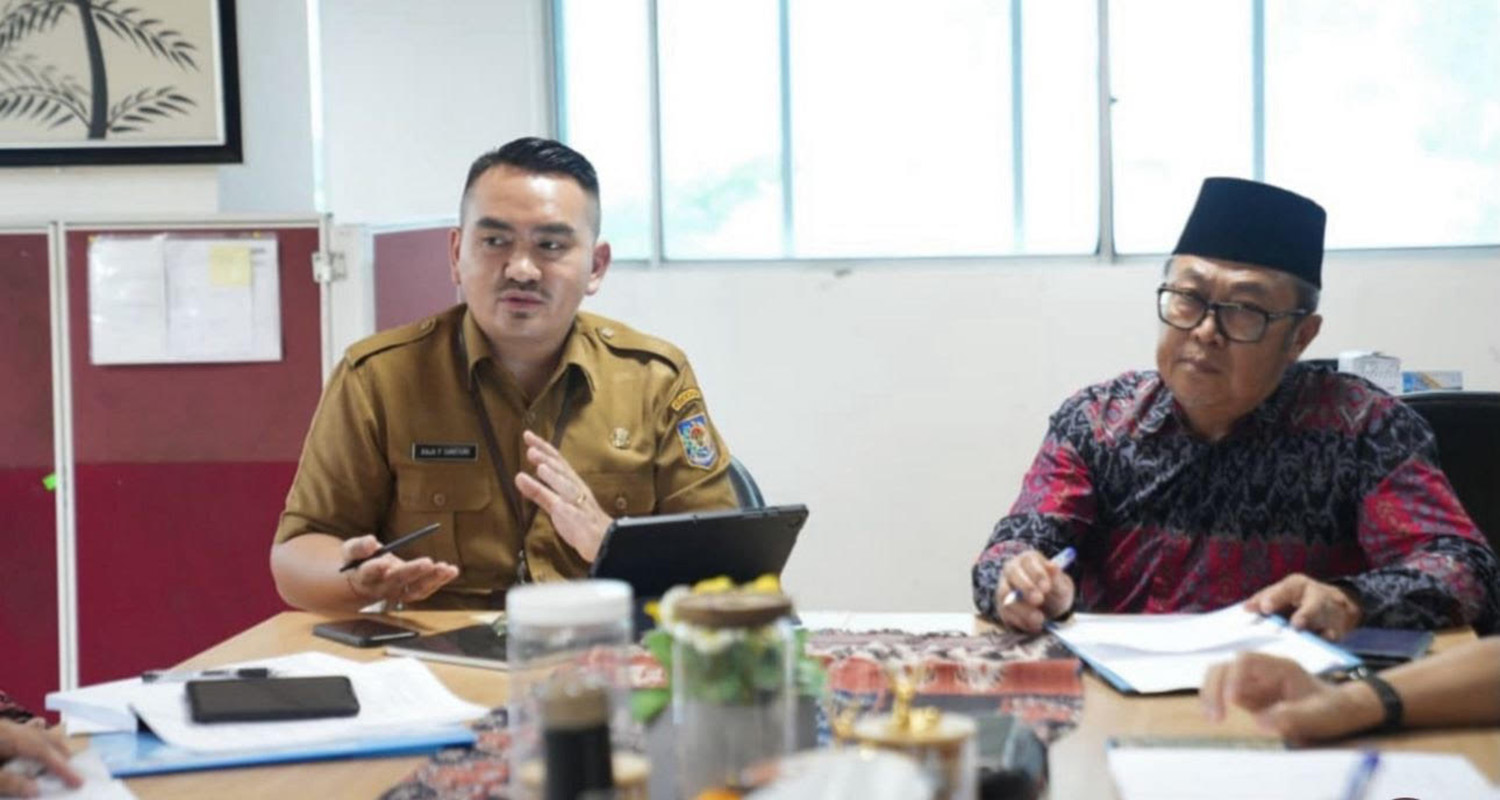 Ketua Badan Pembentukan Peraturan Daerah DPRD Riau Sunaryo (kanan) saat&nbsp;konsultasi bersama Kemendagri di Jakarta, beberapa waktu lalu.