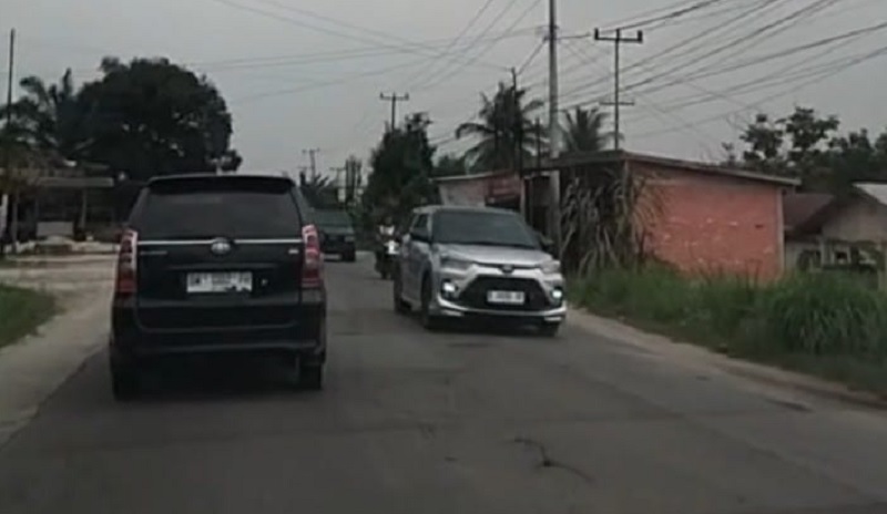 Arus balik kendaraan dari arah Sumatera Barat menuju Provinsi Riau yang melintasi wilayah Kabupaten Kampar terpantau mengalami peningkatan volume kendaraan pada Sabtu (28/3/2026).