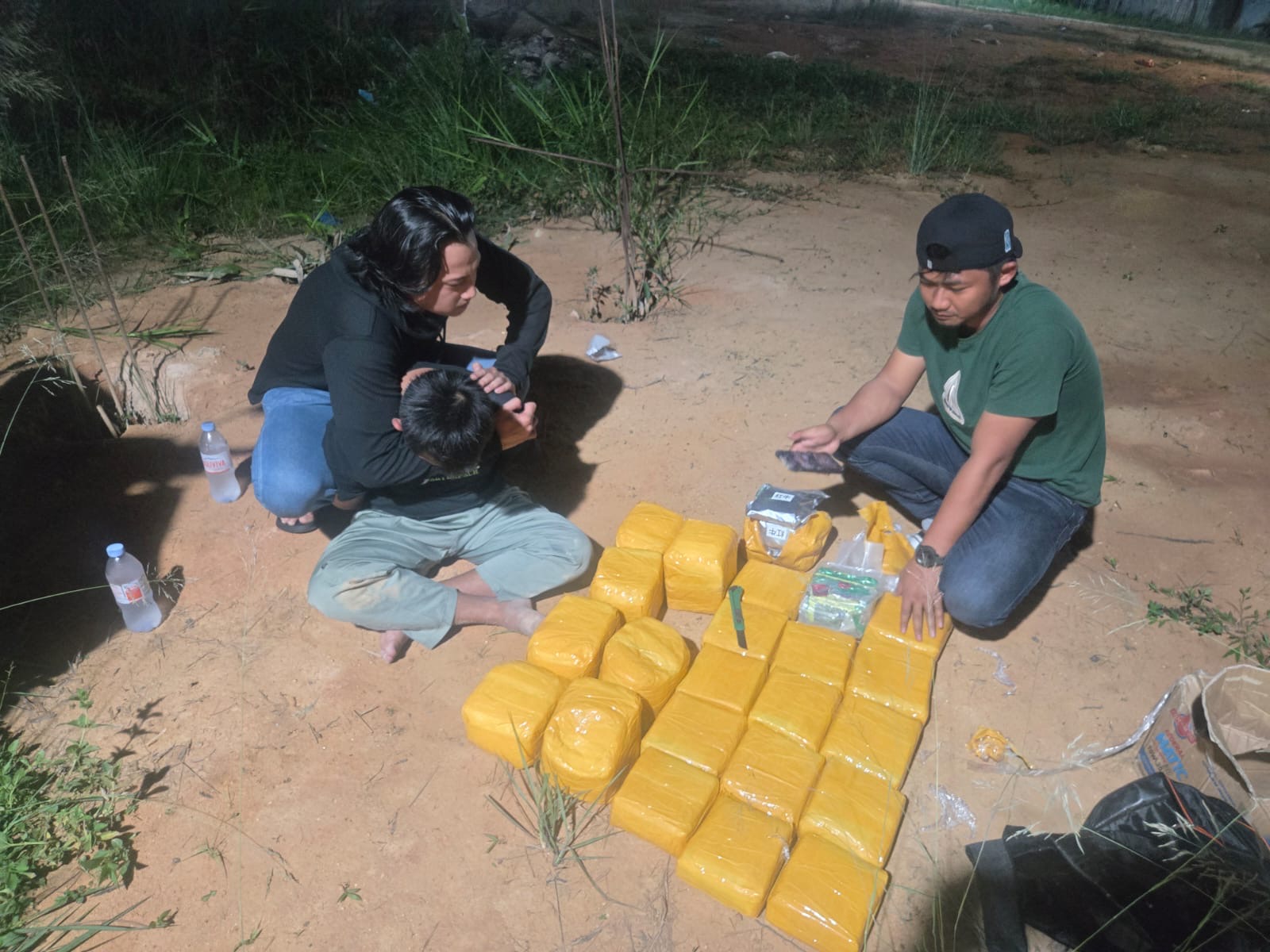 Tim Opsnal Satres Narkoba Polres Bengkalis mengamankan 16,3 kg  di Jalan Nurdin, Kelurahan Limbungan Baru, Kecamatan Rumbai Timur, Kota Pekanbaru, Provinsi Riau pada, Sabtu (28/3/2026).
