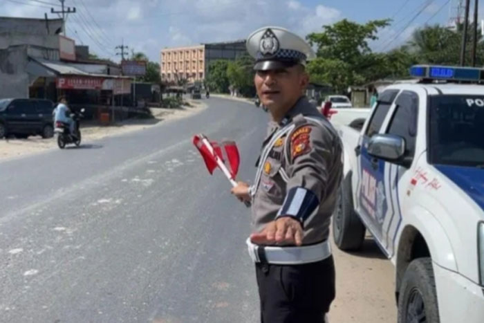 Petugas Satlantas Polres Bengkalis melakukan patroli untuk meningkatkan kewaspadaan keamanan di jalan raya  pascaoperasi Ketupat, Senin (30/3/2026).