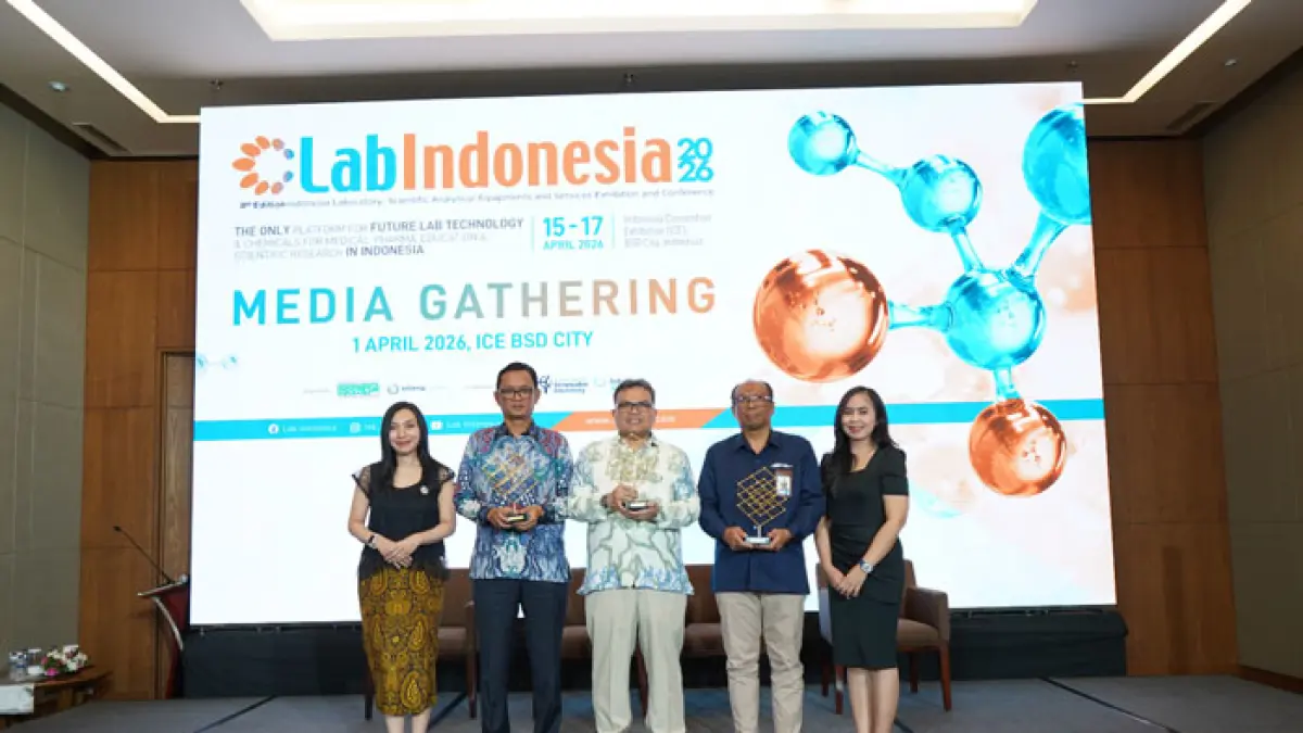 (Ki-Ka) Lia Indriasari Country GM PT Pamerindo Indonesia, Saptogiri Managing Director PT Wiralab Analitika Solusindo, Dr Afrizal MSi, Ketua HKI Jakarta Dr Wahyu Purbowasito S,MSc, Deputi Bidang Akreditasi BSN sekaligus Sekretaris KAN Kristi Wulandari selaku Deputi Event Director PT Pamerindo Indonesia. (Istimewa)
