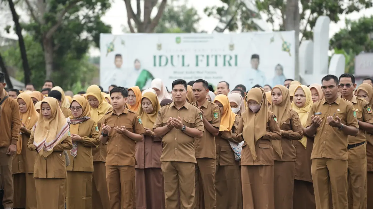 Apel perdana Pegawai Pemerintah Daerah Kabupaten Kepulauan Meranti beberspa hari yang lalu di Sekretariat Daerah setempat.(WIRA SAPUTRA/RIAUPOS.CO
