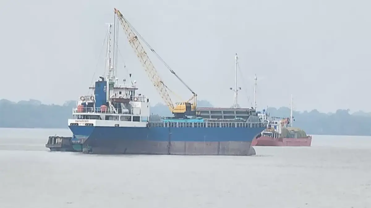 Situasi Perairan Kepulauan Meranti yang diselimuti kabut asap tipis, Selasa (31/3/2026).