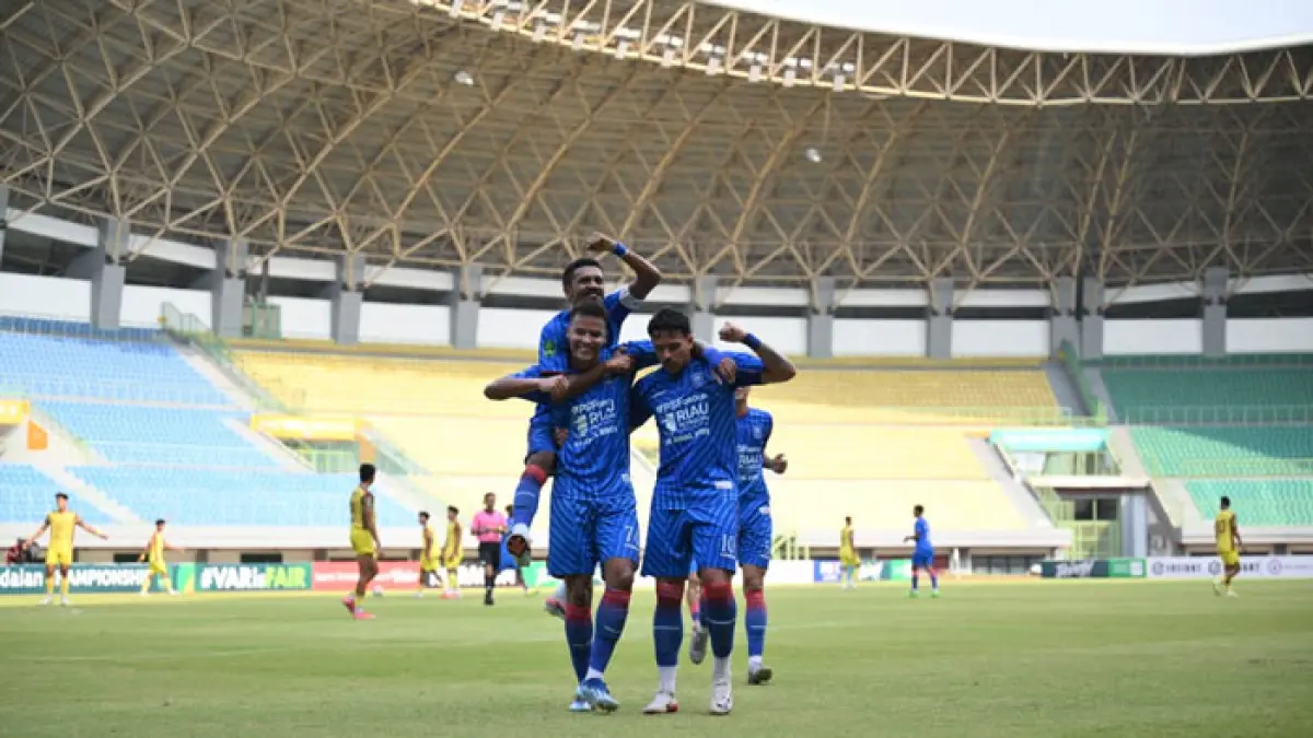 Selebrasi pemain PSPS Pekanbaru usai menjebol gawang Sriwijaya FC, di Stadion Patriot Chandra Bhaga, Jumat (3/4/2026). (PSPS Pekanbaru untuk Riaupos.co)
