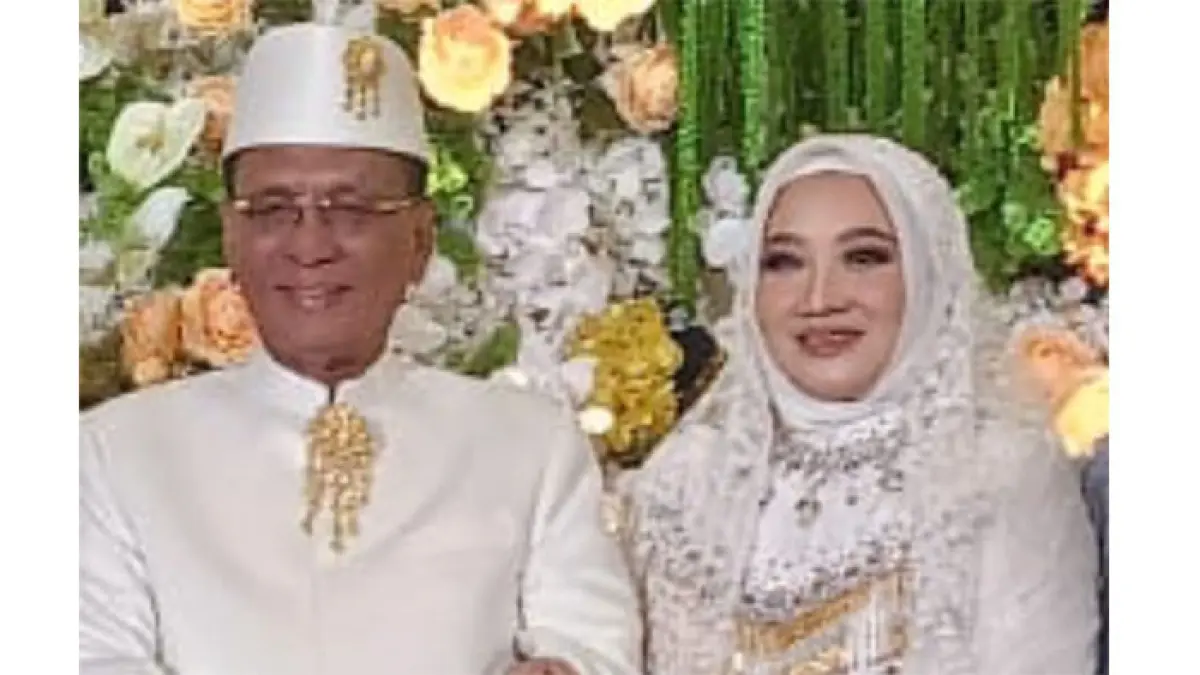 Bupati Rohil H Bistamam dan isteri Tatik Sri Rahayu. (ISTIMEWA)