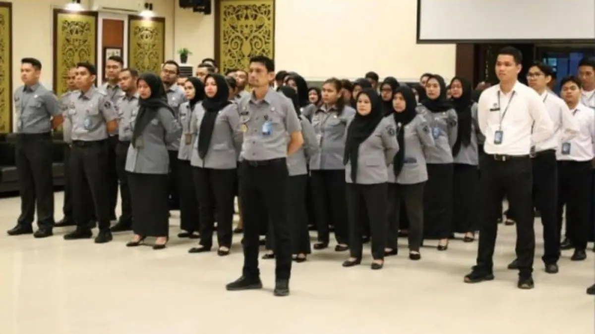Para ASN Kanwil Kemenkum Riau malaksanakan apel pagi pada Senin (6/4/2026). (Humas Kanwil Kemenkum Riau untuk Riaupos.co)
