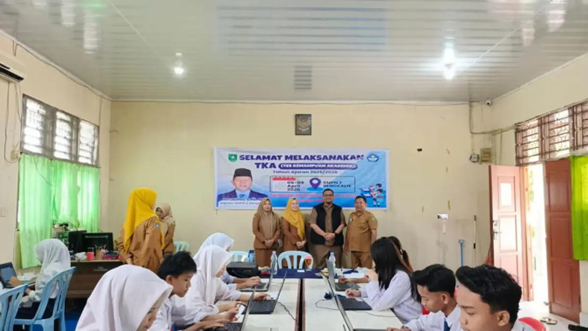 Siswa SMPN 2 Bengkalis mengikuti Tes Kemampuan Akademik (TKA) hari pertama dan mengalami kendala teknis server yang eror serta akses ke pusat yang lambat, Senin (6/4/2026). (Istimewa)