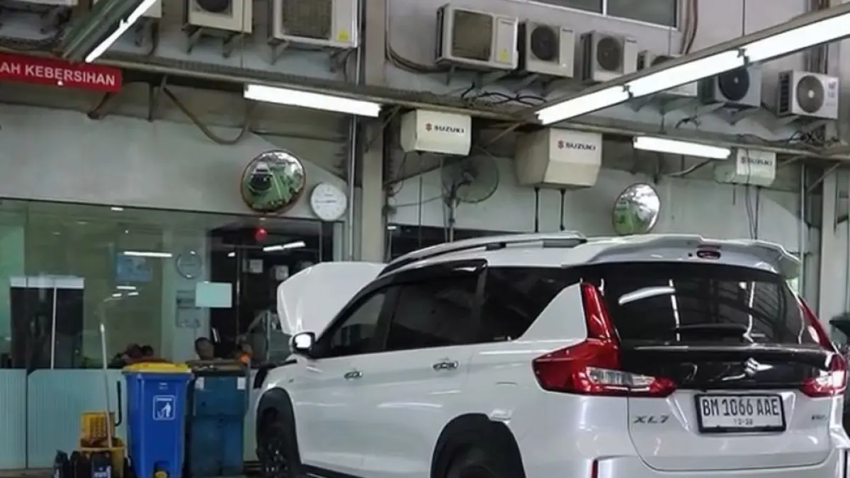  Satu unit kendaraan saat melakukan service di bengkel resmi Suzuki , belum lama ini. (bengkel suzuki trada untuk riau pos)