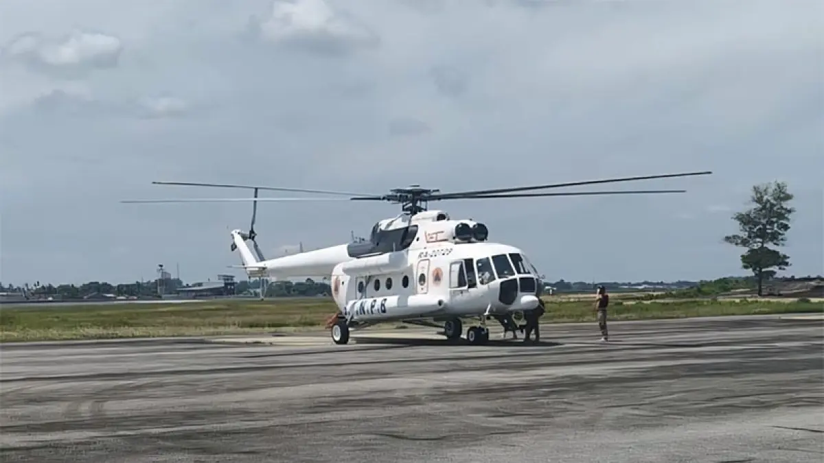 Helikopter water bombing tiba di Bandara SSK II Pekanbaru untuk penanganan Karhutla. Ft humas bpbd