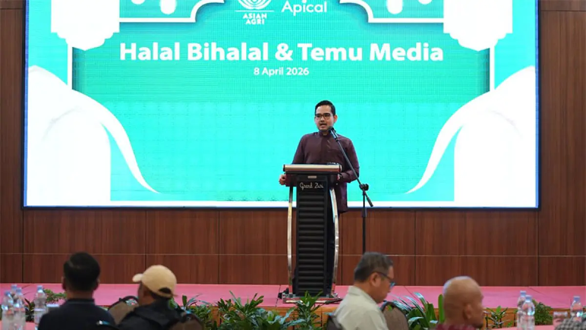 Head of Corporate Communications RGE Agri Prama Yudha Amdan saat memberikan sambutan dalam acara halal bihalal dan temu media di Grand Zuri Hotel Pekanbaru, Rabu (8/3/2026) malam. (ISTIMEWA)
