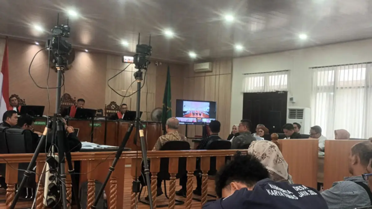 Sidang perkara korupsi dengan terdakwa Muhammad Arief Setiawan dan Dani M Nursalam di Pengadilan Tipikor Pekanbaru pada Kamis (9/4/2026). (Mhd Akhwan/Riau Pos)