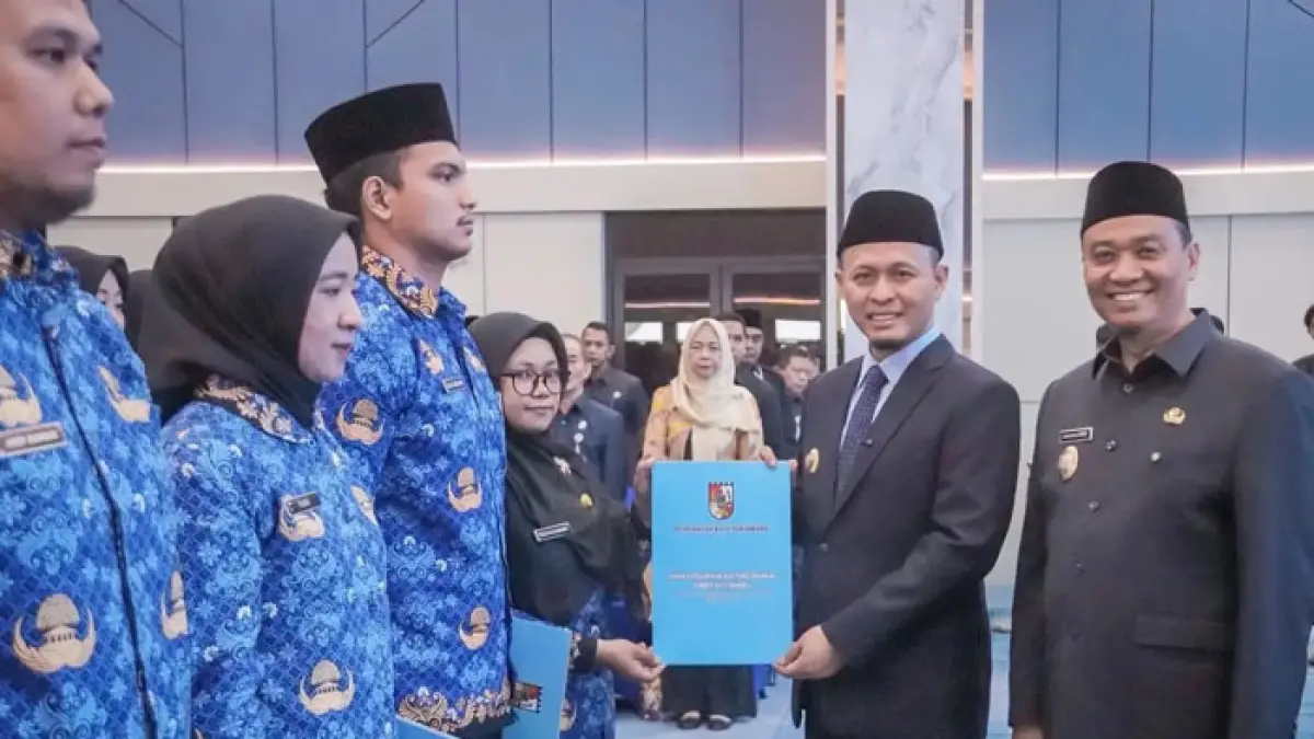 Wako Agung Nugroho saat melantik PNS baru. (Istimewa)