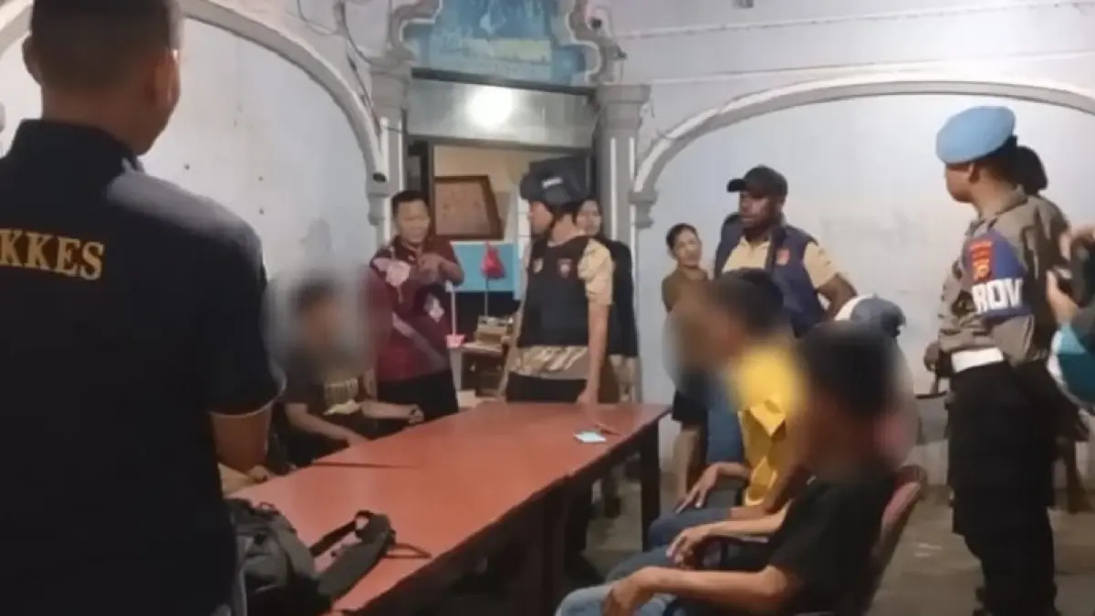 Petugas Polres Bengkalis memberikan imbauan kepada anak-anak agar tidak keluar rumah hingga larut malam pada Ahad (12/4/2026) dini hari.