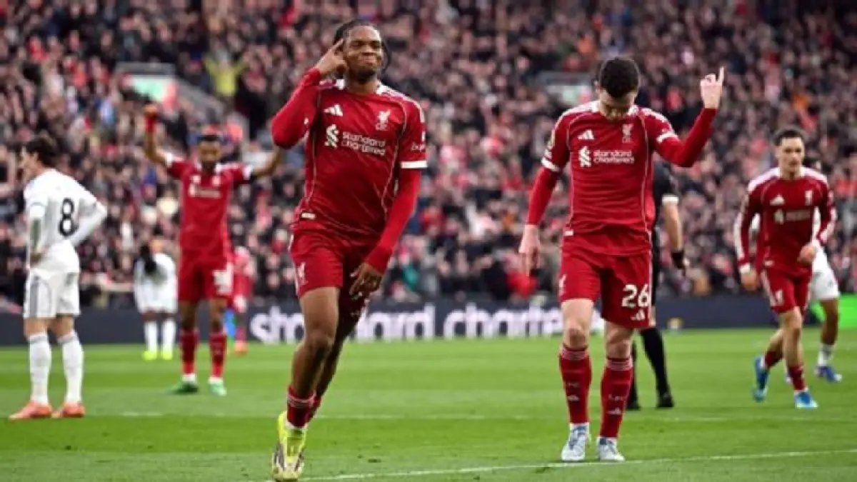 Rio Ngumoha membuka skor sebelum Mohamed Salah menggandakan keunggulan Liverpool beberapa menit kemudian saay mengalahkan Fulham 2-0 di Anfield. (Liverpool FC via Getty Images)