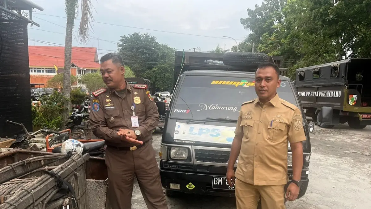 Angkutan sampah liar dikandangkan, DLHK Pekanbaru dan Satpol PP menyasar pelaku dari luar Pekanbaru, (DLHK Pakanbaru)