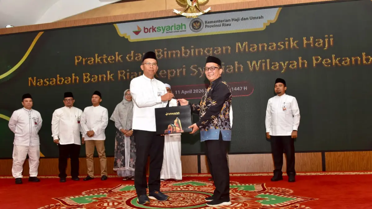 Kegiatan praktik dan bimbingan manasik haji bagi nasabah jemaah calon haji wilayah Pekanbaru di Kantor Pusat BRK Syariah, Sabtu (11/4/2026) pagi